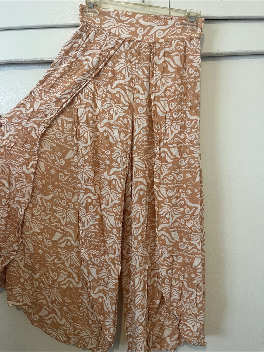 O'Neill Peach & White Floral Open-leg flowy pants